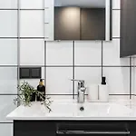 River To The - Self Check In Butas *